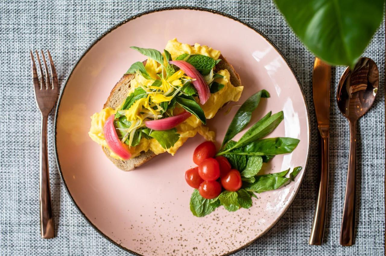 Bed and Breakfast Pinkprivate Sanur - For Cool Adults Only Екстер'єр фото
