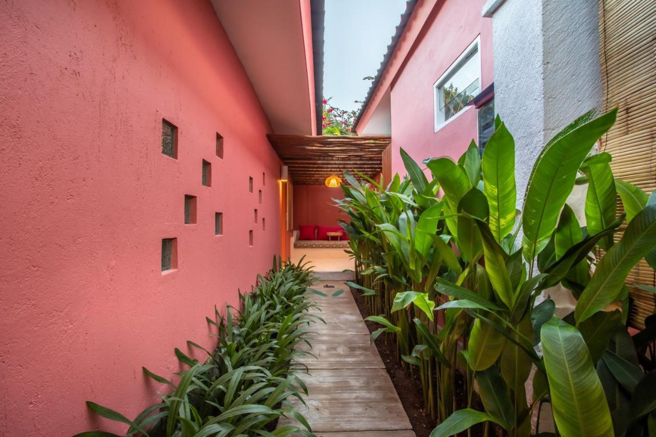 Bed and Breakfast Pinkprivate Sanur - For Cool Adults Only Екстер'єр фото